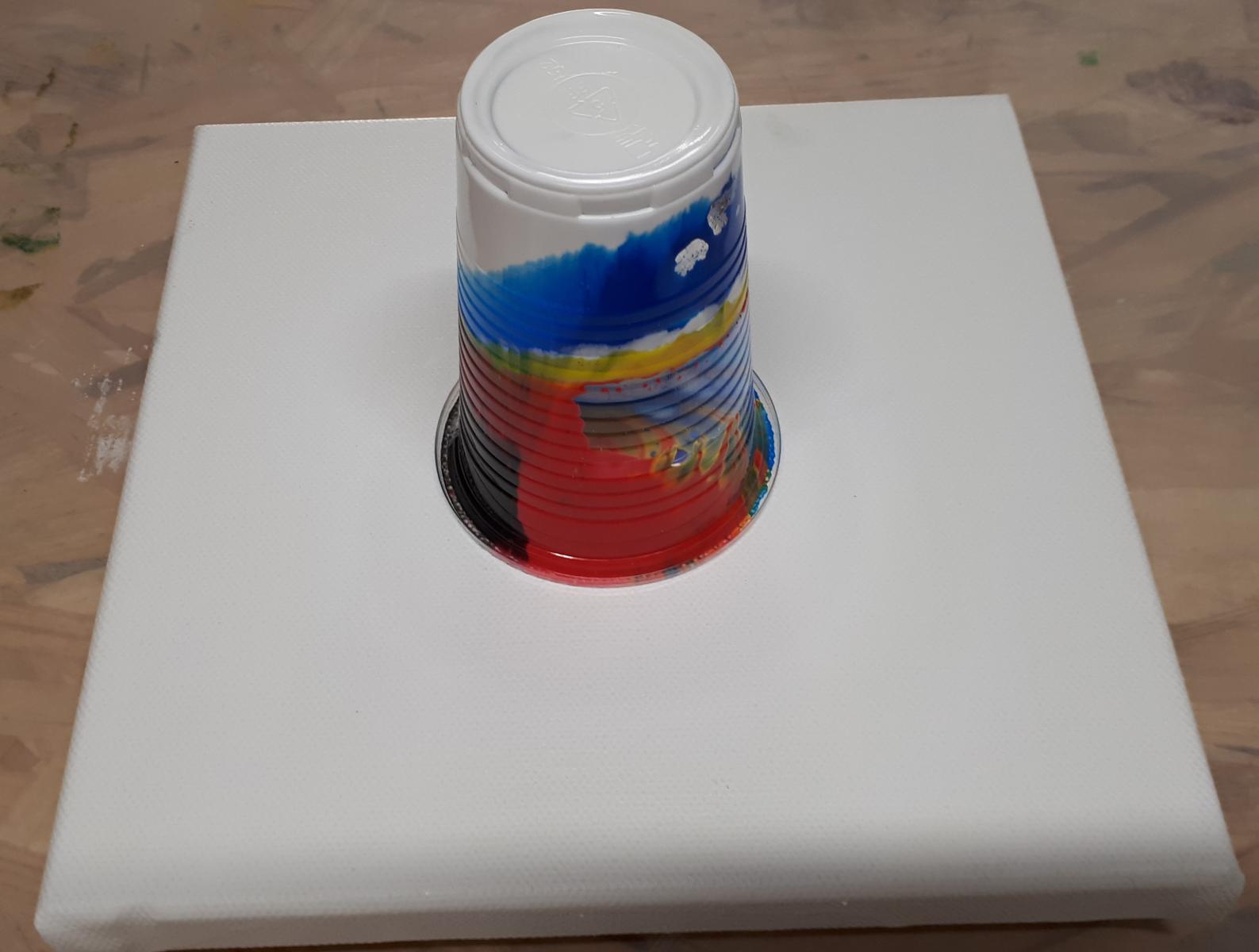 acrylique pouring technique floating cup 